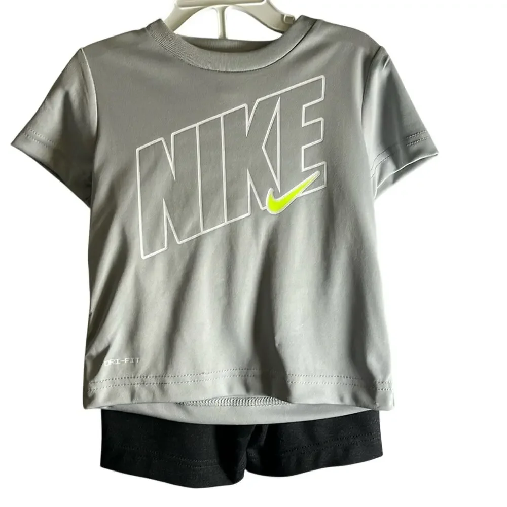 Nike 2-piece boys Gray black short sleeve shorts set 2T